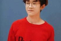 易烊千玺吃瓜娱乐,娱乐圈幕后故事大揭秘